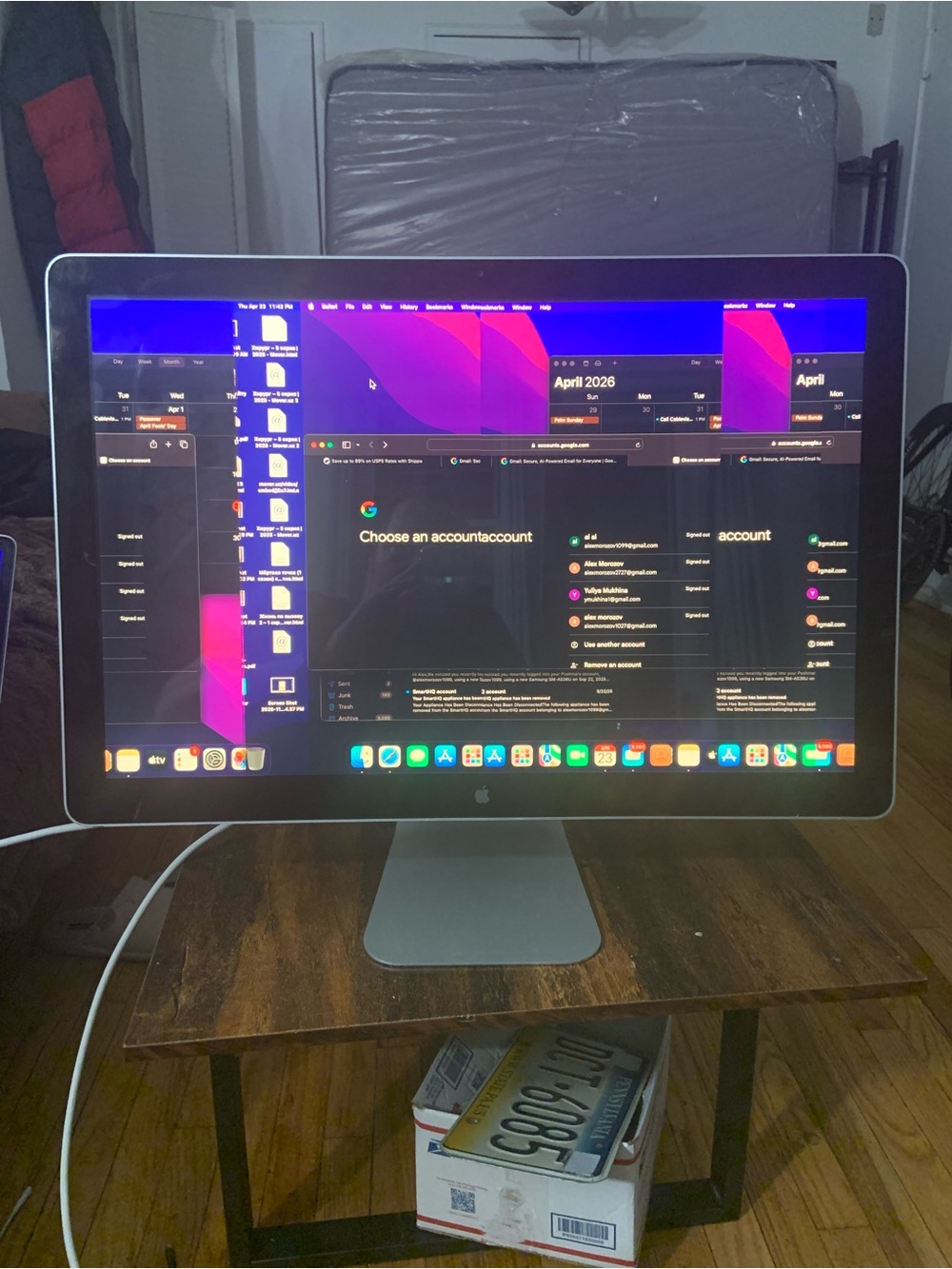 The Apple A1267 LED Cinema Display is a high-quality 24-inch monitor with a maxi